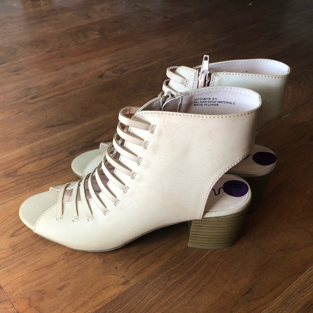 Beautiful pale pink shoes
